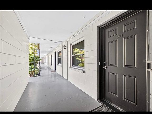 4th image of 2808 W Azeele St Unit 205