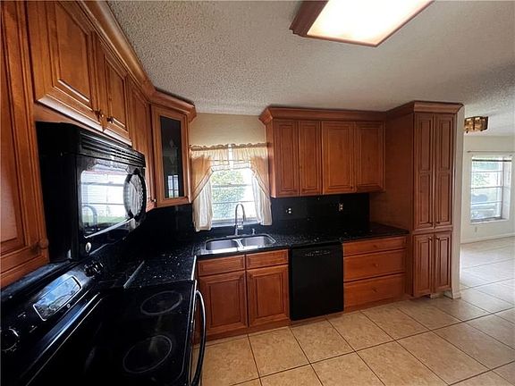 4th image of 8957 NW 23rd St