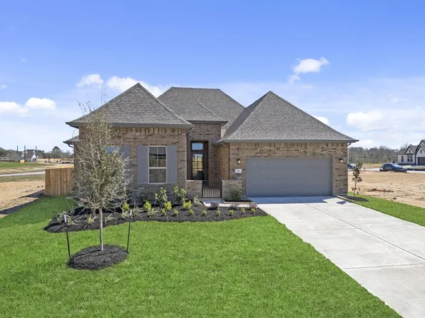 497 Hunters Crossing Dr, Sealy, TX 77474