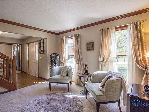 5th image of 860 Ashington Dr
