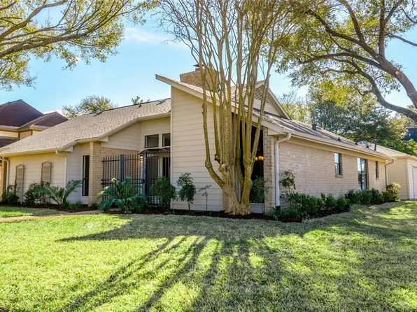 12531 Olympia Dr, Houston, TX 77077