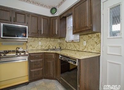 3rd image of 297 Kensington Rd S