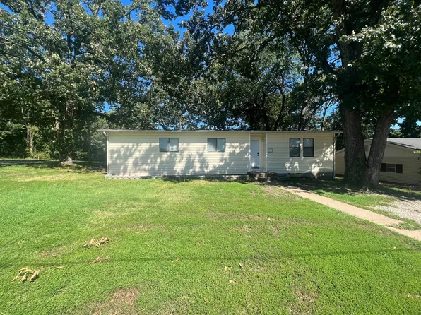 1301 Wood St, Grove, OK 74344