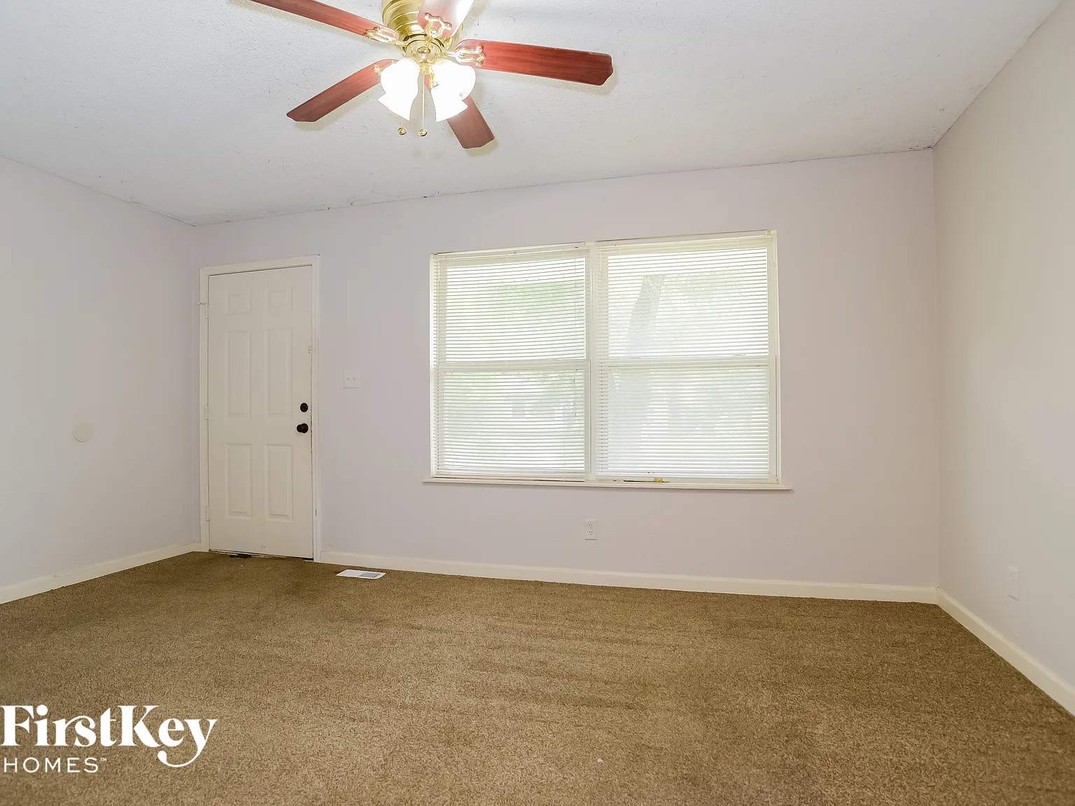 3 bed, 1.0 bath, 1008 sqft, $1,545 — Photo 3