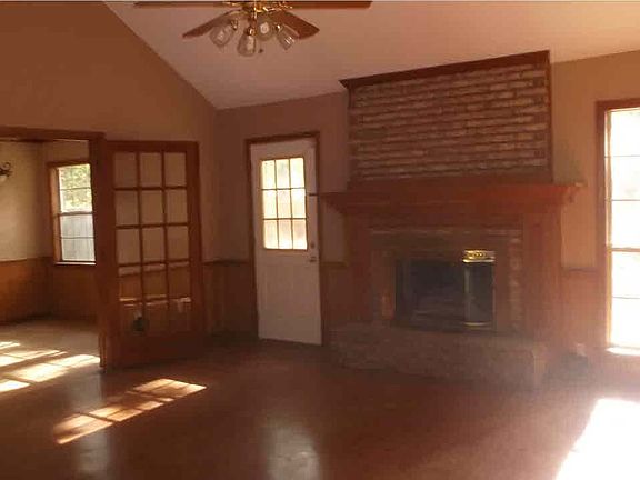 3rd image of 1033 Lake Dockery Dr