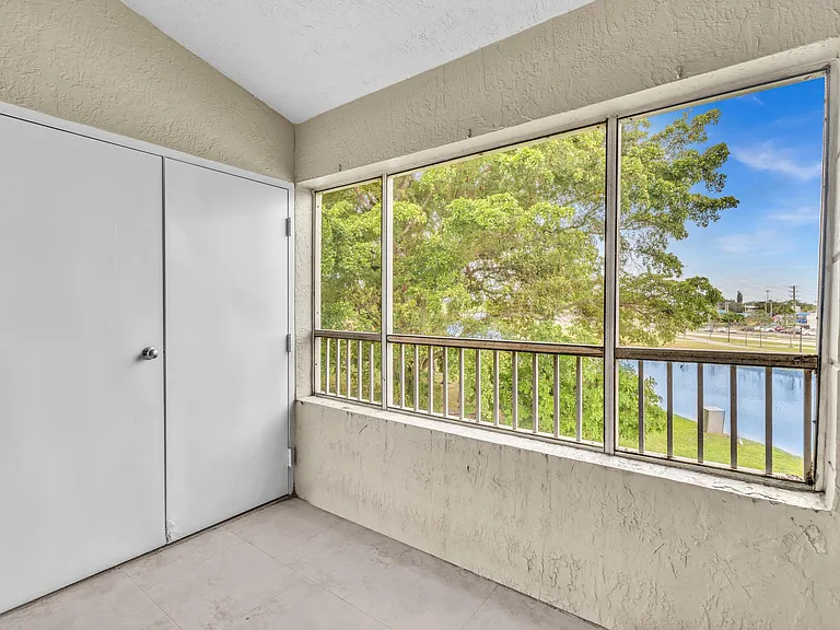 2881 N Oakland Forest Dr #307 — Photo 14