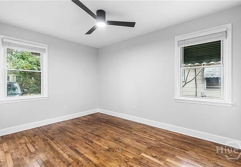 2102 Auburn St — Photo 10