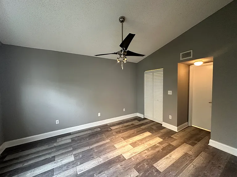 2871 N Oakland Forest Dr #308 — Photo 21