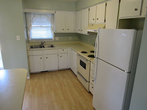 5th image of 105 Weatherstone Dr Unit D