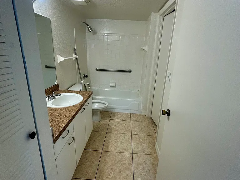 1620 Columbia Arms Cir #163 — Photo 10