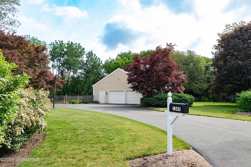 4th image of 1345 Partridge Drive