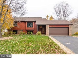 2101 Black Hills Dr, Burnsville, MN 55337