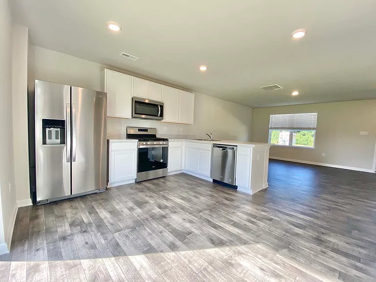 407 Mardella Dr — Photo 8