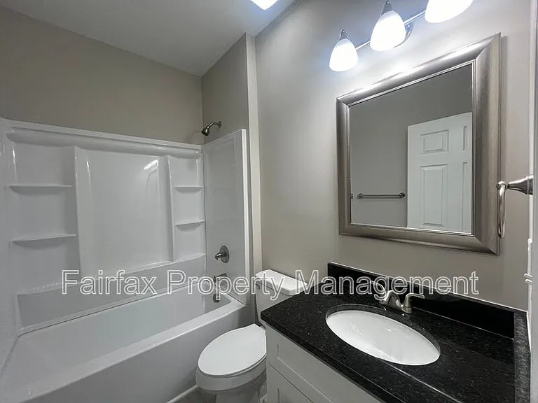 2309 Owen St #B — Photo 4