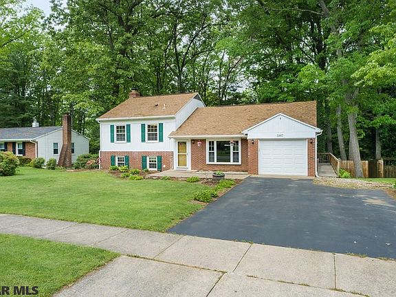 3rd image of 1987 N Oak Ln