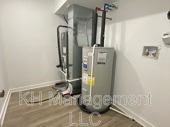 3rd image of 3932-36 Mount Vernon St #1