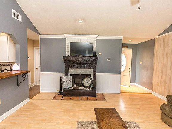 3rd image of 7027 Pam Dr