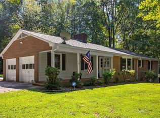 8150 Carrousel Dr, Clemmons, NC 27012