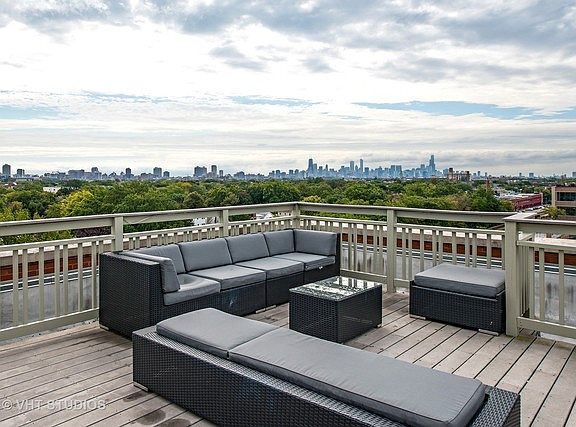 4th image of 1801 W Larchmont Ave APT 116