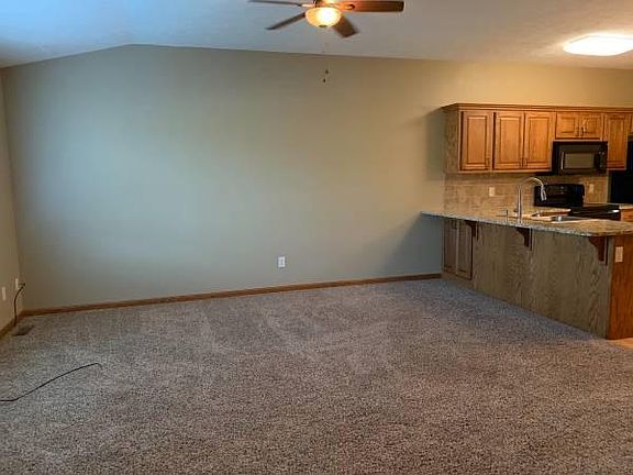 3rd image of 1375 Eaglecrest Ave