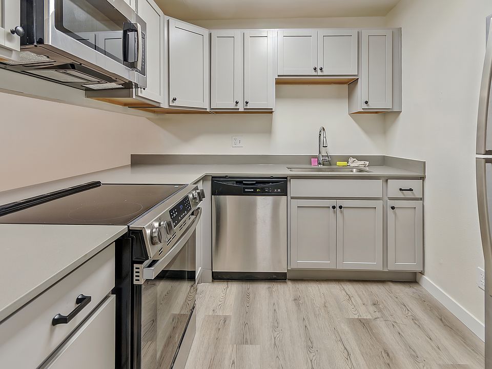 1st image of 28625 16th Ave S #3