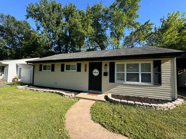 14 Lillian Dr, Belleville, IL 62226