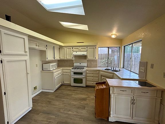 4th image of 644 Twinleaf Dr
