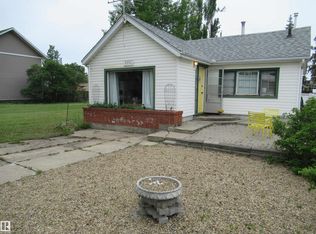 509 2nd Ave, Ma Me O Beach, AB T0C 1X0