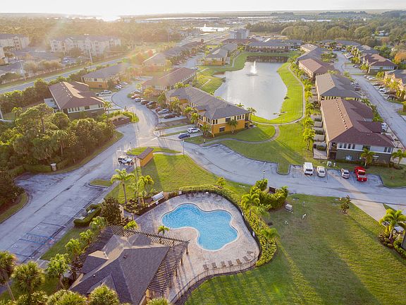 3rd image of 1340 Lara Cir Unit 104