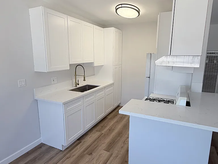 1223 N Kingsley Dr #7 — Photo 4