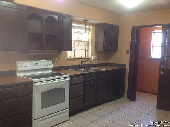 3rd image of 4127 Freestone Dr