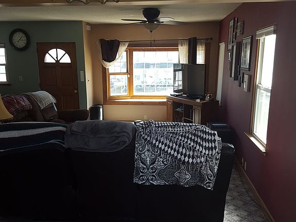 5th image of 214 Linden St