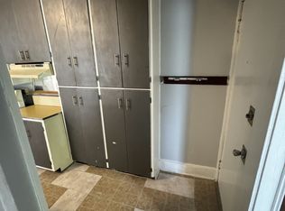 61 Hill St #1R, West Springfield, MA 01089