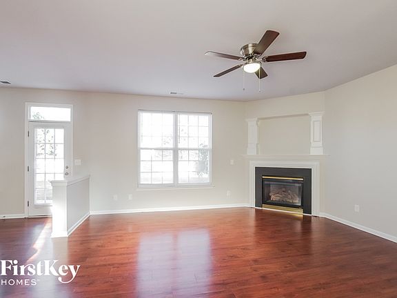 3rd image of 15236 De Havilland Dr