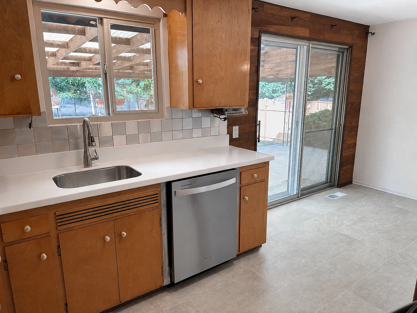 3 bed, 1010 sqft, $2,995 — Photo 4