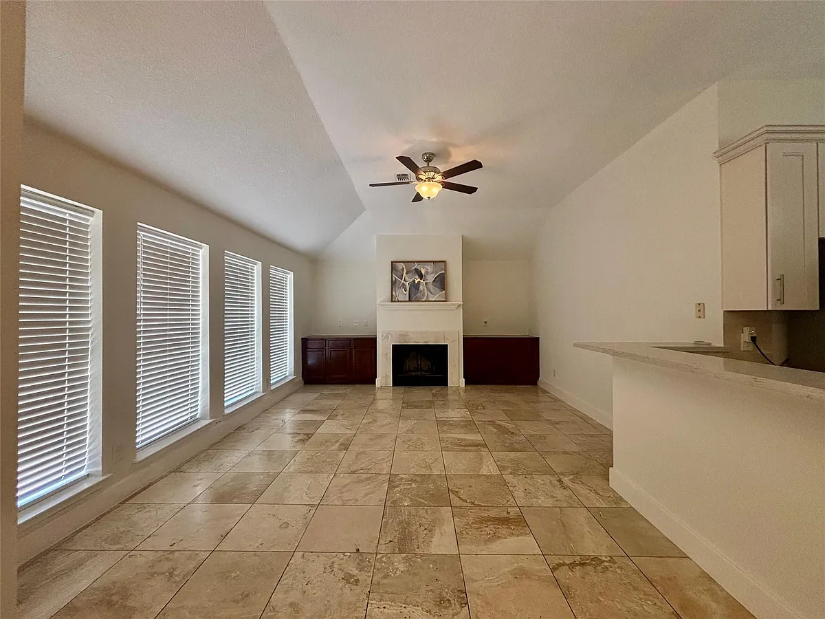 Building Photo - 7815 Log Hollow Dr