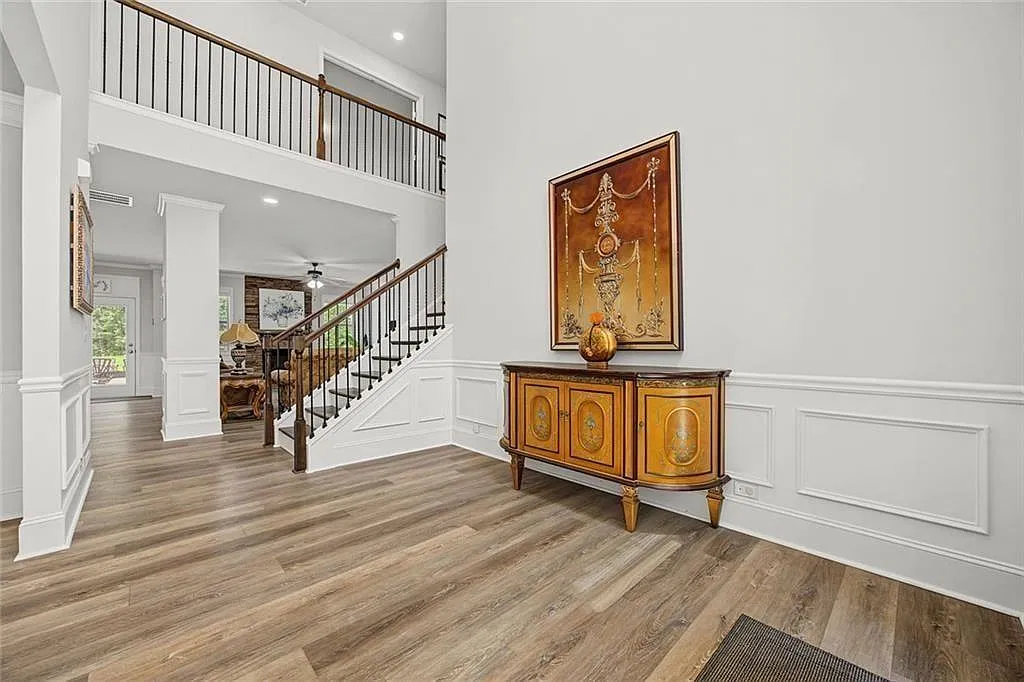 5 bed, 3.0 bath, 2968 sqft, $2,850 — Photo 2