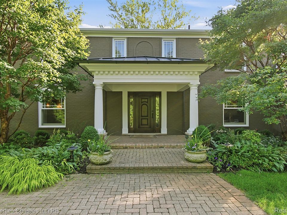 1st image of 25235 Canterbury Rd