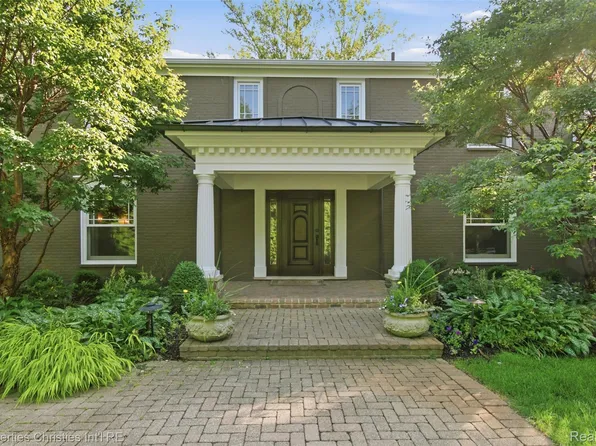 25235 Canterbury Rd, Franklin, MI 48025