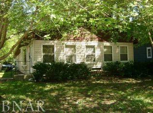 1002 Summit St, Bloomington, IL 61701