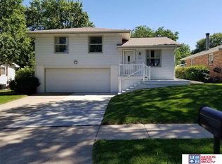 7631 Aylesworth Ave, Lincoln, NE 68505