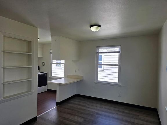 4th image of 1095 Gillingham Rd APT D