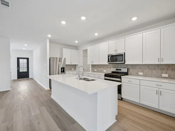 706 Edgehurst Dr, McKinney, TX 75071