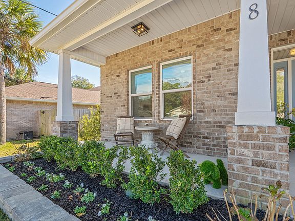 3rd image of 8 Maple Ave