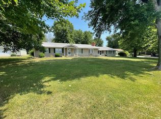 7582 E Wheatland Rd, Vincennes, IN 47591