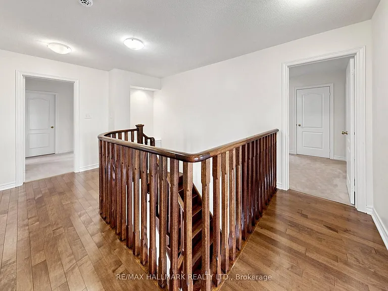 72 Middlecote Dr — Photo 21