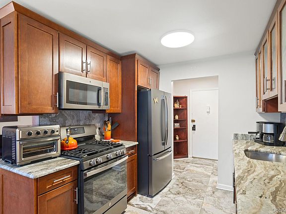 5th image of 84 Demarest Avenue #11