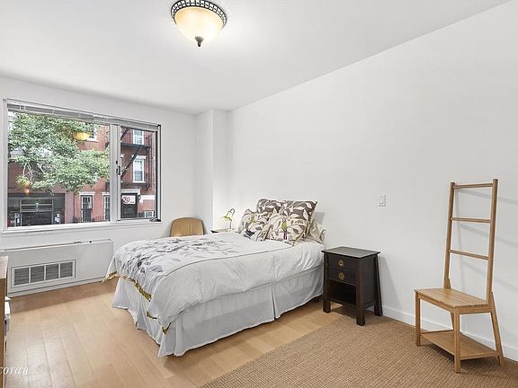 5th image of 517 W 46th St APT 202