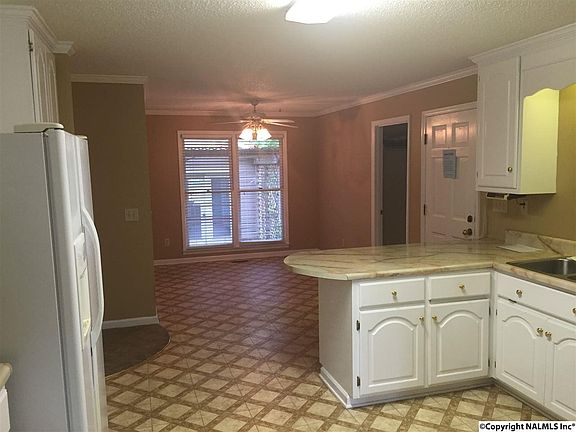 4th image of 110 Indian Trace Cir