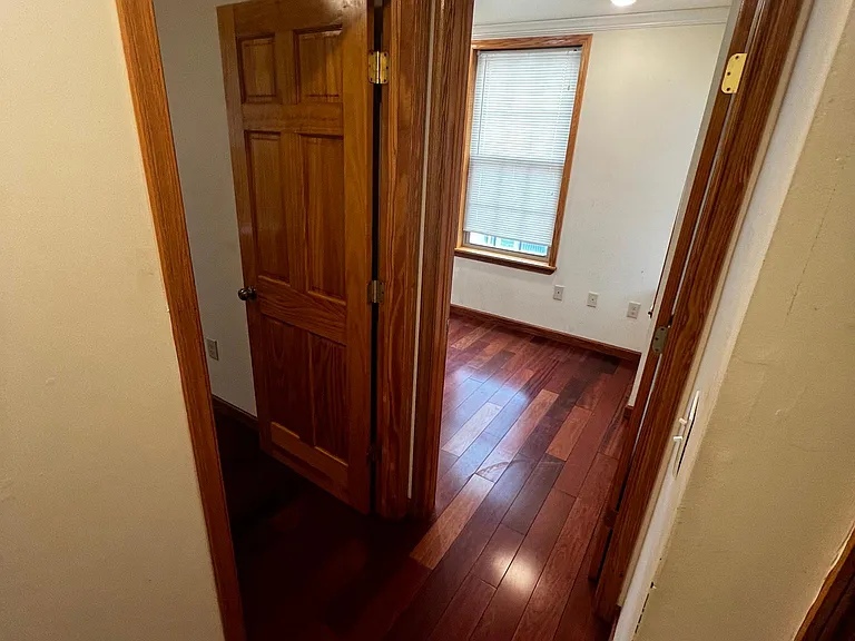 556 N 11th St #2 — Photo 8